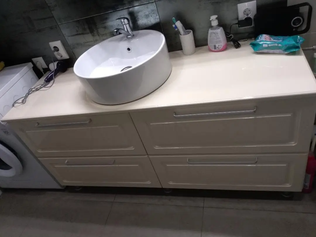 Mobilier de baie cu lavoar